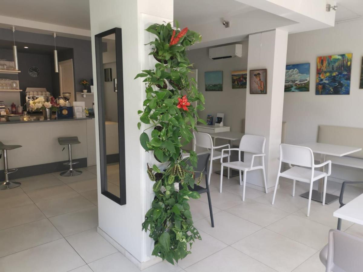 Hotel Villa Miki Bordighera Eksteriør bilde