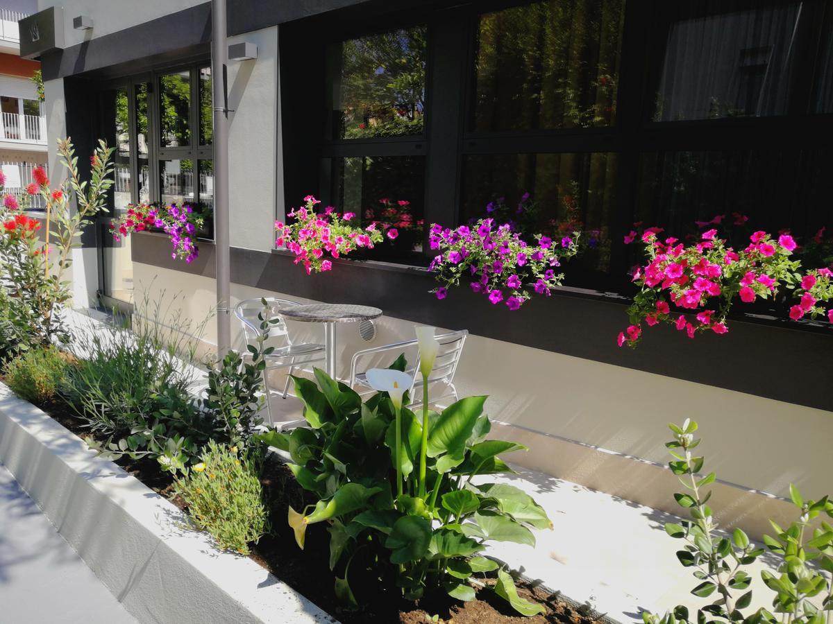 Hotel Villa Miki Bordighera Eksteriør bilde