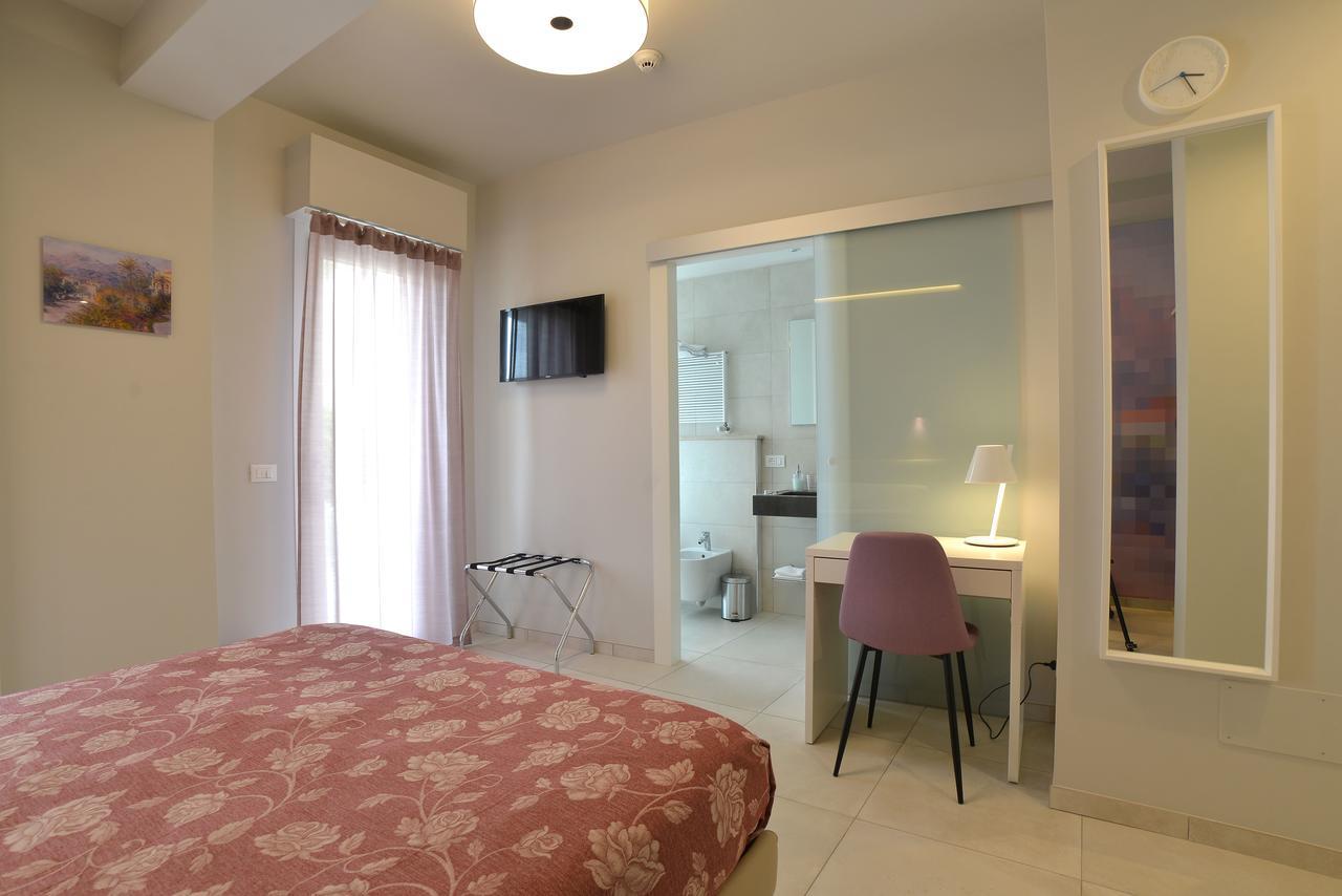 Hotel Villa Miki Bordighera Eksteriør bilde